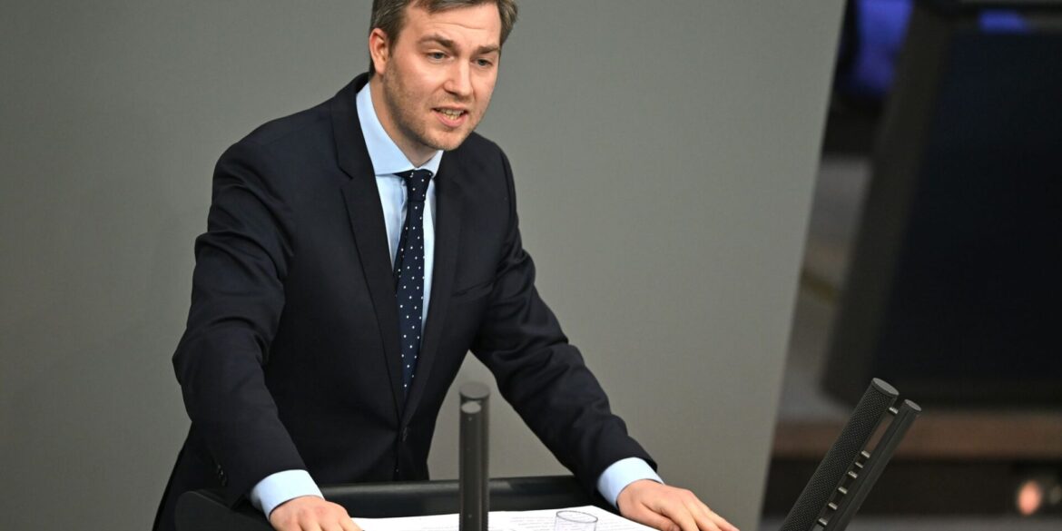 Frederik Bouffier (CDU) ist der Sohn des früheren hessischen Ministerpräsidenten Volker Bouffier.