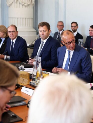 Die schwarz-rote Koalition rüstet sich für einen arbeitsreichen Herbst.