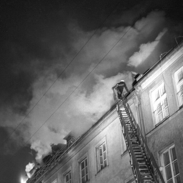 Bei dem Brandanschlag auf ein jüdisches Altenheim im Jahr 1970 geht die Generalstaatsanwaltschaft nun von einem rechtsextremen Einzeltäter aus. (Archivbild)