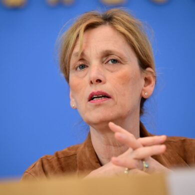 Familienministerin Prien will die Kinder- und Jugendhilfe neu ordnen. (Archivbild)
