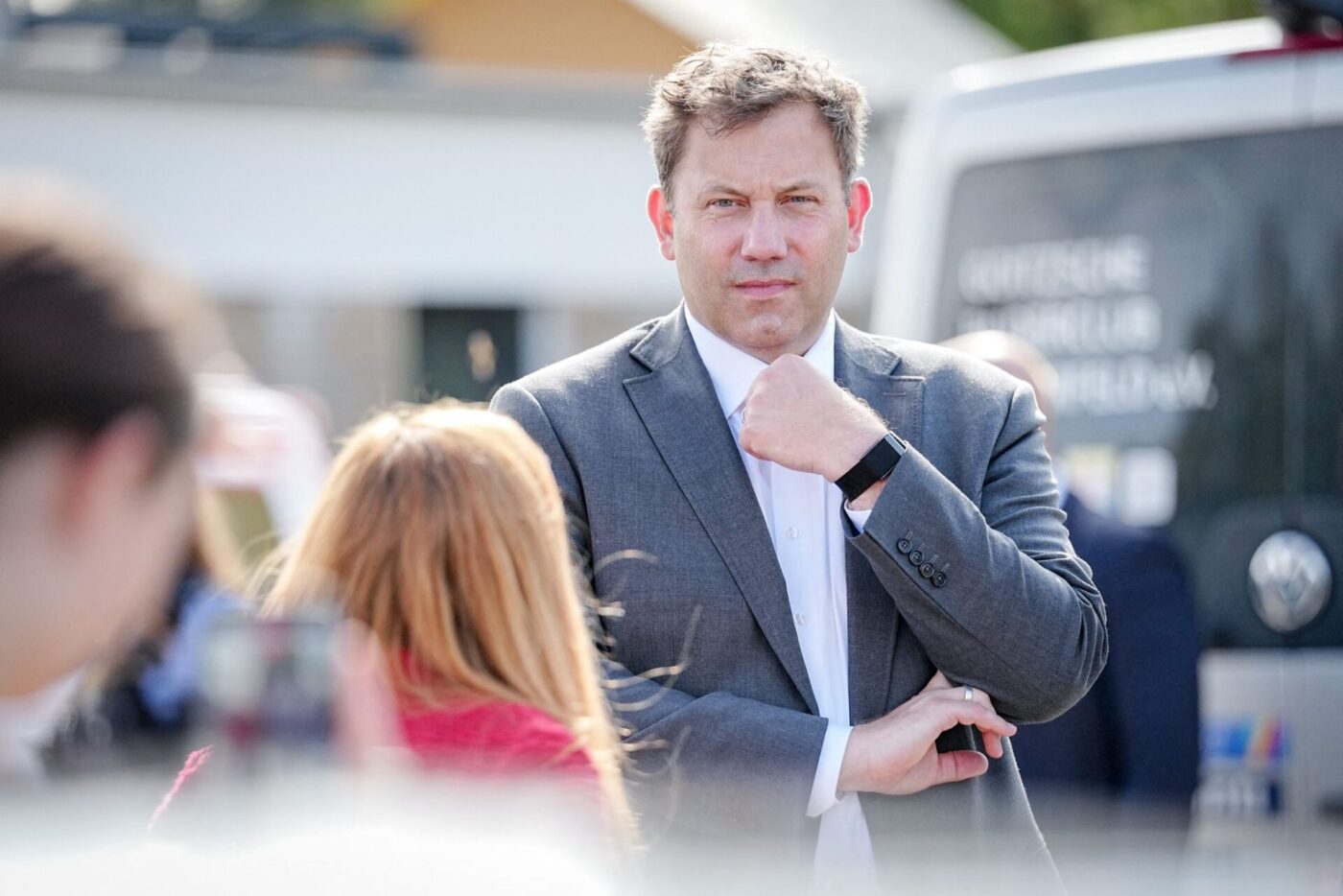 Parteichef Klingbeil ist für den Wahlkampf nach Sachsen-Anhalt gereist.