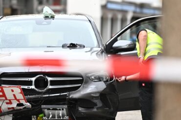 Nach der Autofahrt in der Fußgängerzone von Hofgeismar mit mehreren Verletzten gehen die Ermittlungen weiter.
