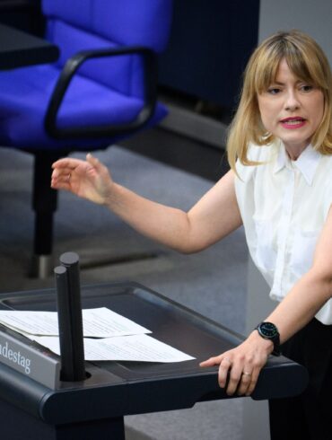 Linken-Politikerin Bünger stellt das Vorgehen der Behörden in Frage. (Archivbild)