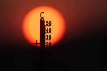 Mehrere Hitzewellen haben die Temperaturen vielerorts auf Rekordwerte getrieben. (Archivbild)