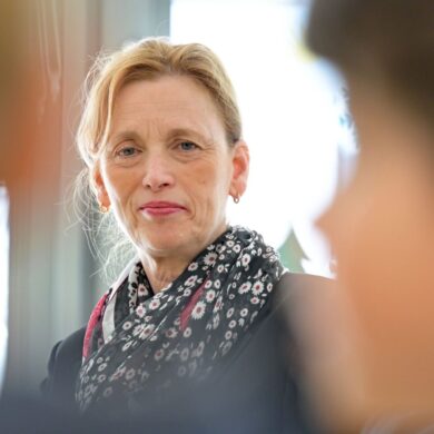 Familienministerin Karin Prien ist zufrieden mit dem Umbau des Programms «Demokratie leben!». (Archivbild)