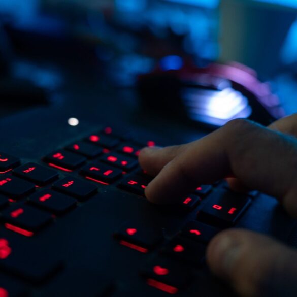 Tech-Unternehmen spielen bereits eine zentrale Rolle beim Vorgehen gegen Online-Kriminalität. (Symbolbild)