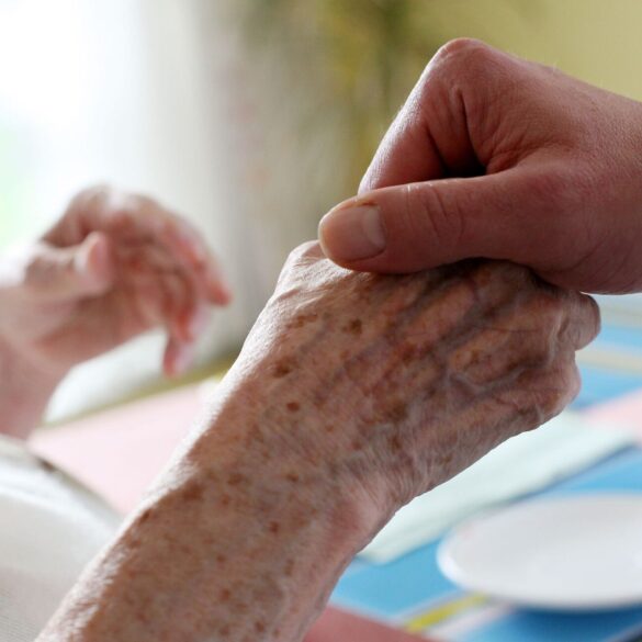 AOK-Chefin befürchtet Milliardendefizit in den Pflegekassen auch 2027. (Symbolbild)