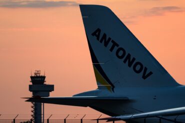 Der Vorfall mit einer bewaffneten Drohne am Flughafen Leipzig/Halle hat eine Diskussion um die aktuellen Zuständigkeiten bei der Drohnenabwehr ausgelöst.