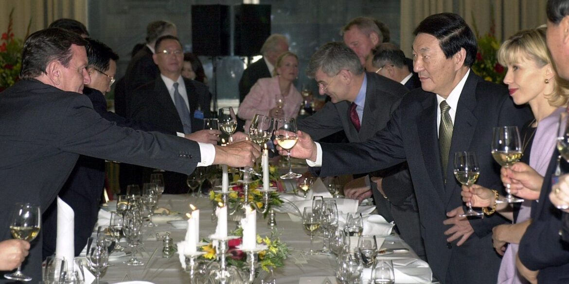 Unter Ex-Ministerpräsident Zhu Rongji läutete China seinen wirtschaftlichen Aufstieg ein. (Archivbild)