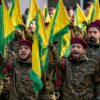Hisbollah-Kämpfer bei einer früheren Beerdigung eines hochrangigen Hisbollah-Kommandeurs. (Archivbild)