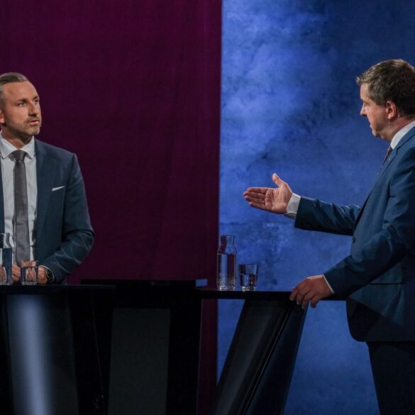 CDU-Spitzenkandidat Sven Schulze und AfD-Spitzenkandidat Ulrich Siegmund lieferten sich ein Duell, bevor die Runde bei der MDR-Wahlarena erweitert wurde.