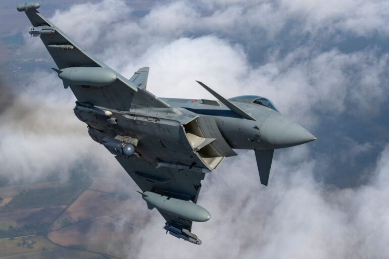 Ein «Eurofighter Typhoon» der italienischen Luftwaffe holte die Drohne vom Himmel. (Archivbild)