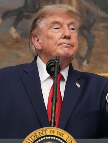 Trump kündigt einen Wirtschaftskrieg gegen den Iran an.