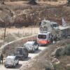 Israelische Soldaten und Krankenwagen am Ort eines neuen Angriffs israelischer Siedler in einem palästinensischen Dorf.