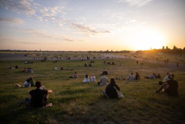 Das Tempelhofer Feld wird zur Bühne für das Berlin Circus Festival». (Archivbild)