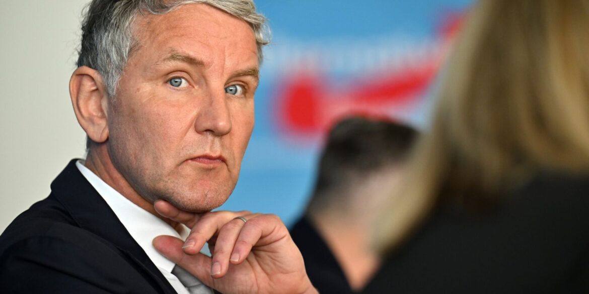 AfD-Landeschef Björn Höcke wendet sich in einem Social-Media-Video direkt an Sahra Wagenknecht. (Archivbild)