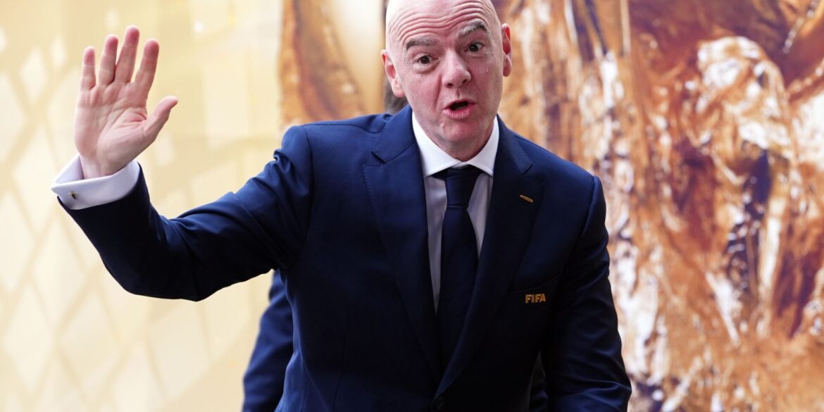 Gegen die Pläne von FIFA-Präsident Gianni Infantino gab es großen Widerstand. (Archivbild)