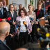 Die Fraktionsvorsitzende des BSW im Thüringer Landtag, Sigrid Hupach (M), erklärt das Votum der Landtagsfraktion.
