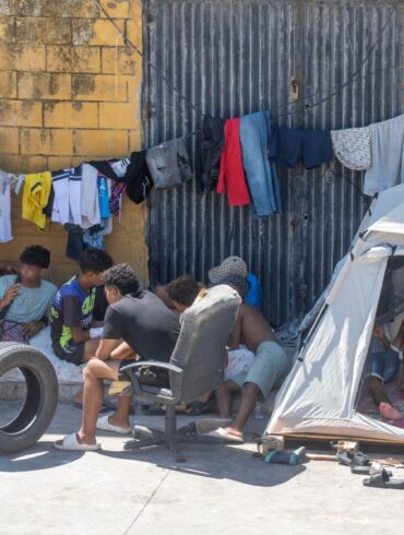 Die Lage in Spaniens Nordafrika-Exklave Ceuta ist zunehmend angespannt. Einheimische fordern die gewaltsame Rückführung von Migranten nach Marokko. (Archivbild)