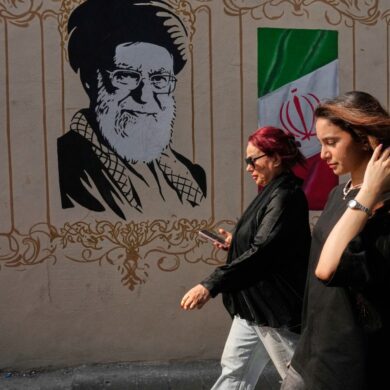 Trotz Irans ausgeklügelten Systems zur Umgehung von Sanktionen bekommt die Bevölkerung die wirtschaftliche Schieflage in Form gestiegener Preise deutlich zu spüren. (Archivbild)