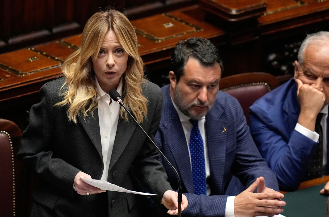 Vize-Regierungschef Matteo Salvini - hier rechts neben Ministerpräsidentin Giorgia Meloni - findet markige Worte. (Archivbild)