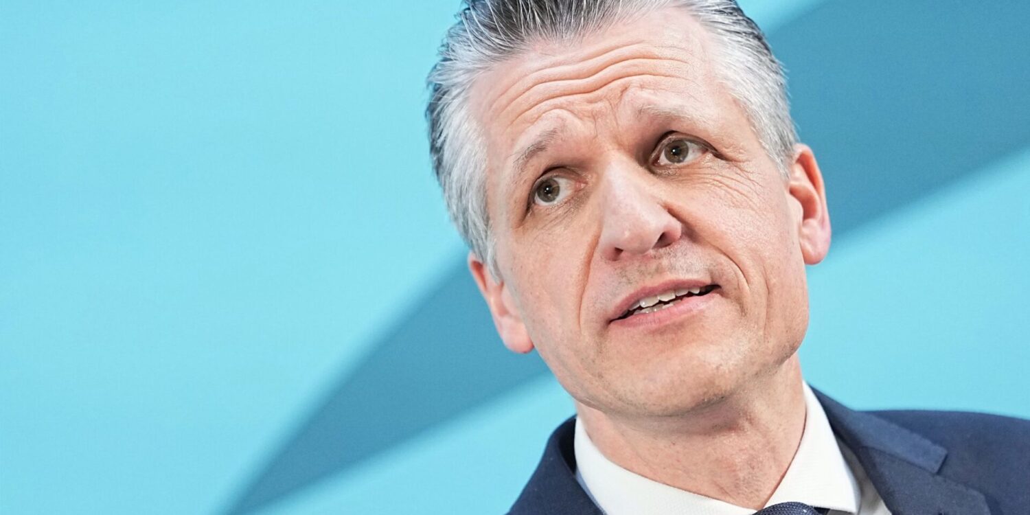 Der Unionsfraktionschef beharrt auf um Umsetzung des Gesamtkonzepts. (Archivbild)