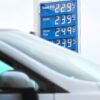 Der Krieg im Iran hat Öl verteuert, das bekommen Autofahrer hierzulande an der Tankstelle zu spüren.
