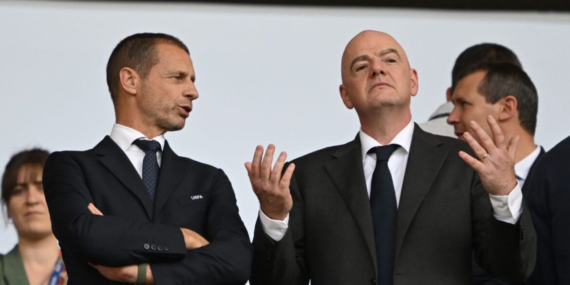 Der Machtkampf der UEFA gegen FIFA-Boss Infantino geht auf juristischem Weg weiter. (Archivbild)