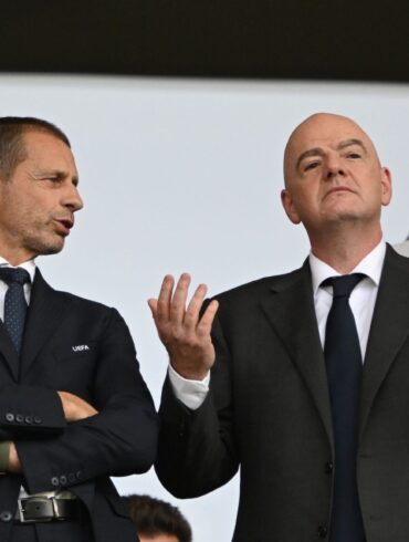 Der Machtkampf der UEFA gegen FIFA-Boss Infantino geht auf juristischem Weg weiter. (Archivbild)