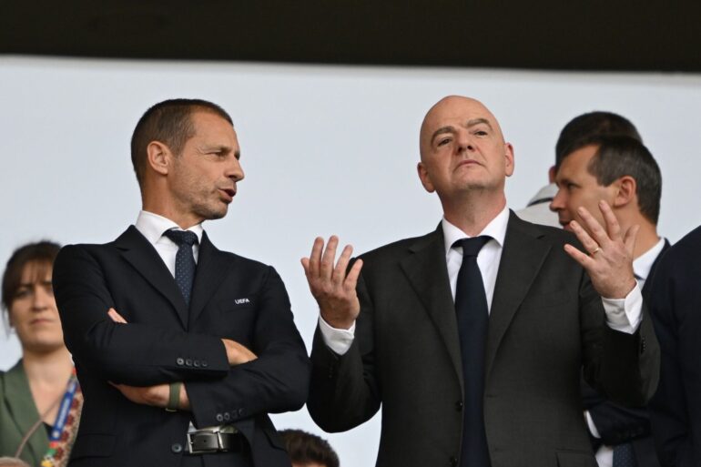 Der Machtkampf der UEFA gegen FIFA-Boss Infantino geht auf juristischem Weg weiter. (Archivbild)