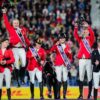 Die deutschen Reiter jubeln über die Goldmedaille.
