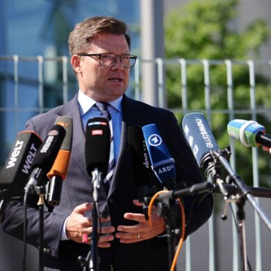 Der Bund soll einfacher Geld ausgeben dürfen für den Schutz vor zunehmender Hitze, sagt Carsten Schneider.
