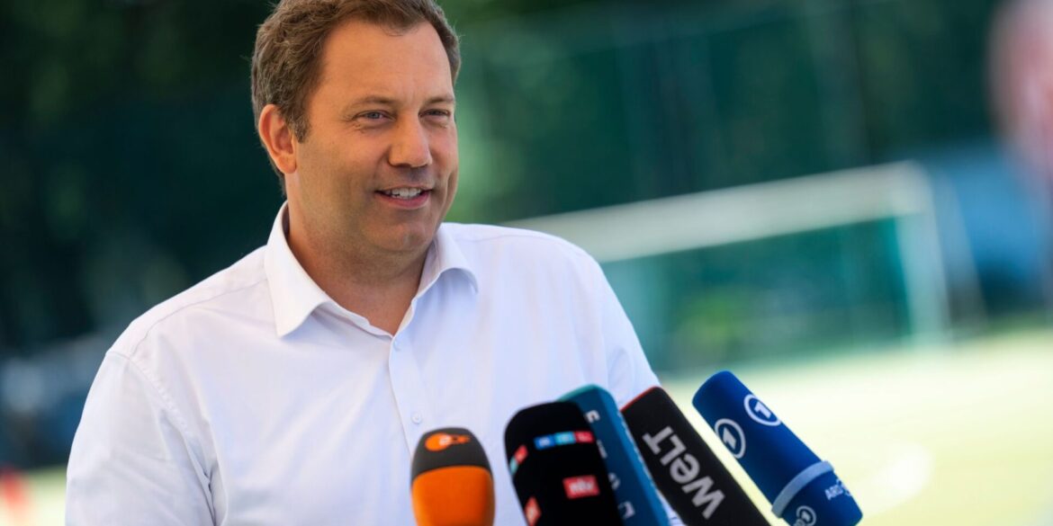 Klingbeil muss für seinen Steuerentwurf viel Kritik einstecken. (Archivbild)