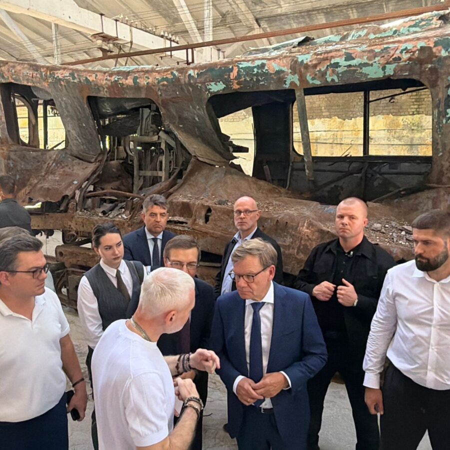 In diesem U-Bahn-Depot wurden bei einem Angriff 50 Waggons zerstört.