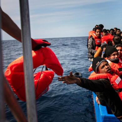 Auf dem Mittelmeer geraten immer wieder Flüchtlinge in Seenot.