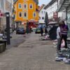 Das Auto fuhr laut Polizei mit hoher Geschwindigkeit durch die Fußgängerzone.