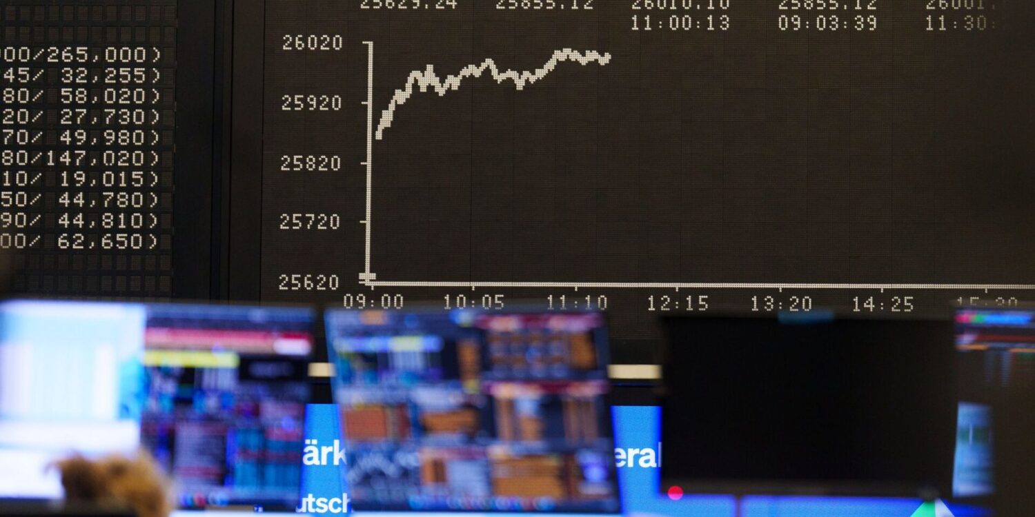 Der deutsche Börsen-Leitindex hat erstmals die Marke der 26.000 Punkte geknackt.