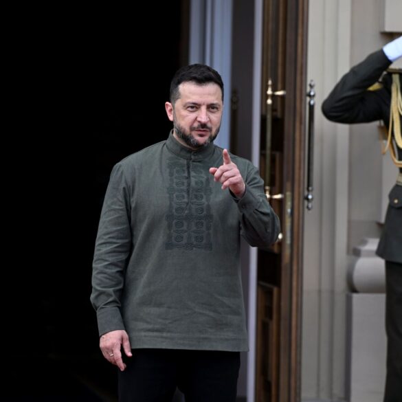 Der ukrainische Präsident Wolodymyr Selenskyj hat zum 35. Jahrestag der Unabhängigkeit des Landes weiteren Widerstand gegen Russlands Angriffskrieg angekündigt.