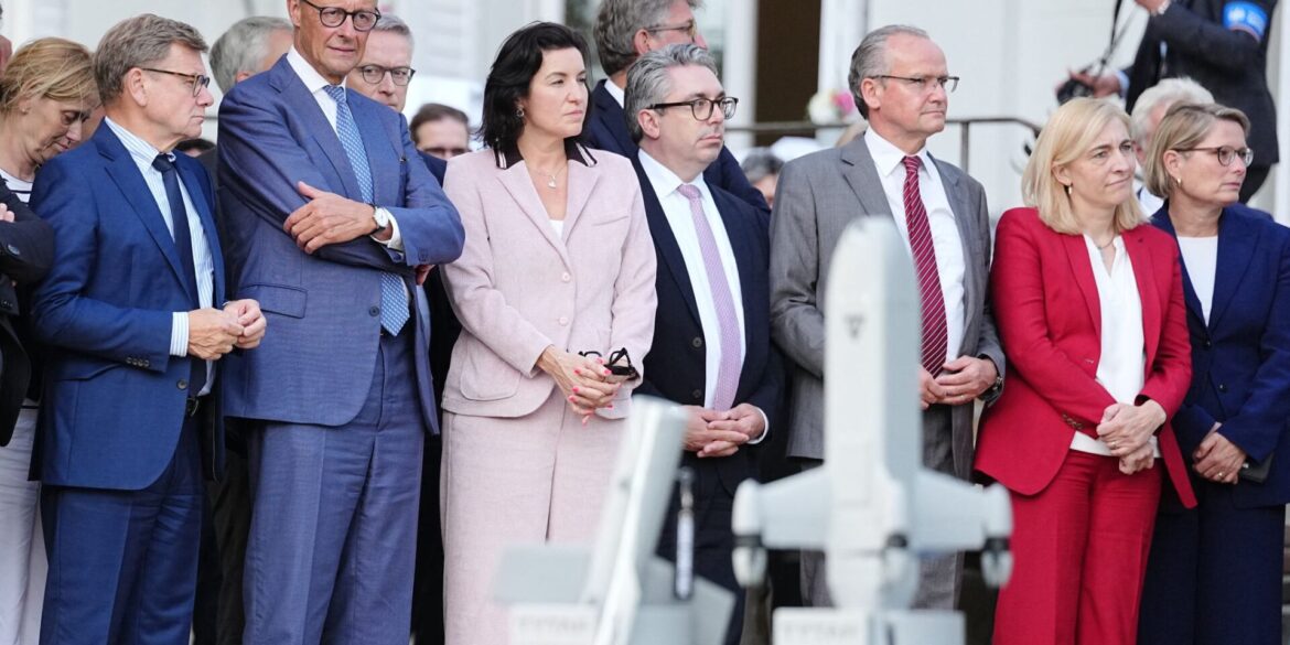 Zum Thema Drohnenabwehr bekam das Kabinett in Neuhardenberg Anschauungsunterricht.