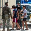 Polizei, Guardia Civil und Militär bleiben in Ceuta mit einem Großaufgebot im Einsatz.