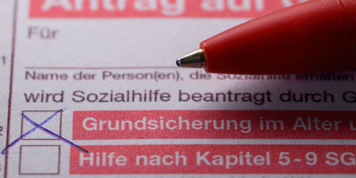 Der Großteil der Ausgaben floss in die Grundsicherung im Alter und Leistungen bei Erwerbsminderung. (Symbolbild)