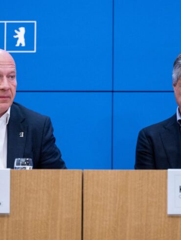 «Ein trauriger Tag für Berlin»: Wegner (l) und Niroomand verkünden das Ende der Bewerbung.