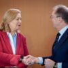 Bundessozialministerin Bärbel Bas (SPD) und Innenminister Alexander Dobrindt (CSU) - hier im Bundeskabinett - haben sich auf einen Aktionsplan gegen Sozialmissbrauch verständigt. (Archivfoto)