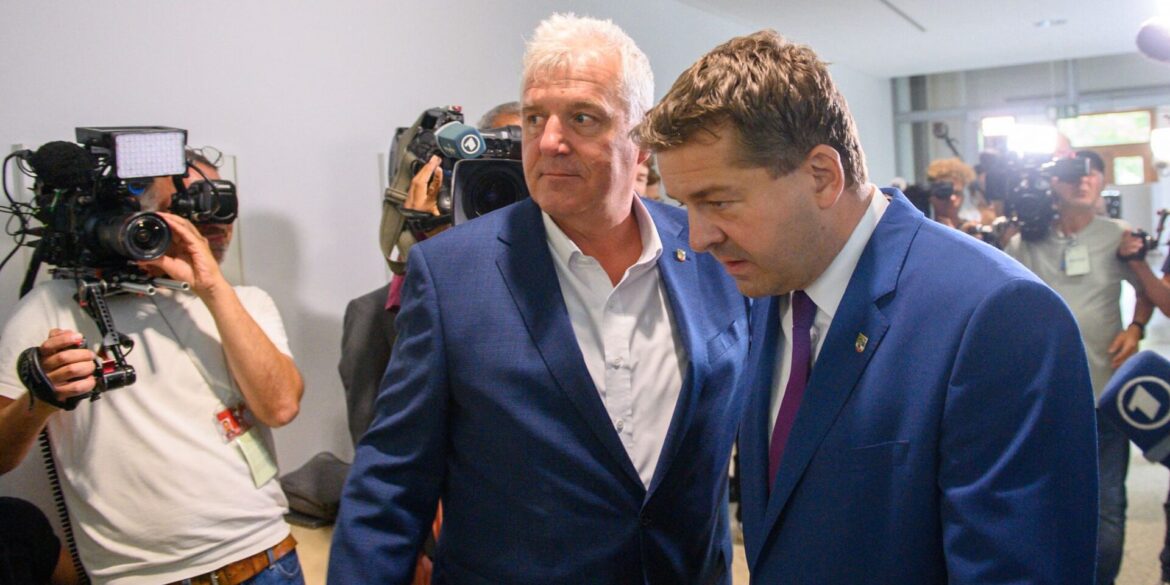 Ministerpräsident Sven Schulze und Fraktionschef Guido Heuer