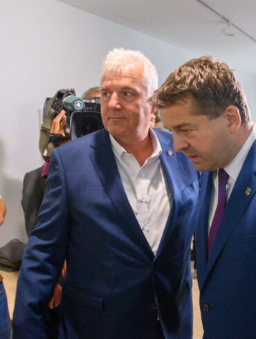Ministerpräsident Sven Schulze und Fraktionschef Guido Heuer