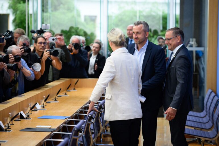 Bei der sogenannten Wahlnachlese der AfD in Berlin am Tag nach der Landtagswahl in Sachsen-Anhalt herrscht Riesenandrang.