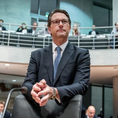 Vor dem Landgericht Berlin beginnt der Prozess gegen den ehemaligen Bundesverkehrsminister Andreas Scheuer. (Archivbild)