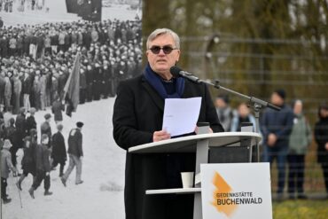 Hape Kerkeling hat eine vielbeachtete Rede zum Jahrestag der Befreiung des Konzentrationslagers Buchenwald bei Weimar gehalten. (Archivbild)