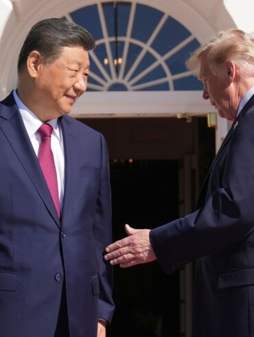 Chinas Staatschef Xi Jinping (l) reiste für drei Tage zu US-Präsident Donald Trump nach Washington.
