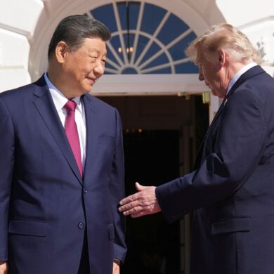 Chinas Staatschef Xi Jinping (l) reiste für drei Tage zu US-Präsident Donald Trump nach Washington.